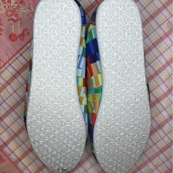 Toms Rainbow Pride Multicolor Geometric Slip On Flats Womens Size 7 Colorful! - Picture 8 of 8